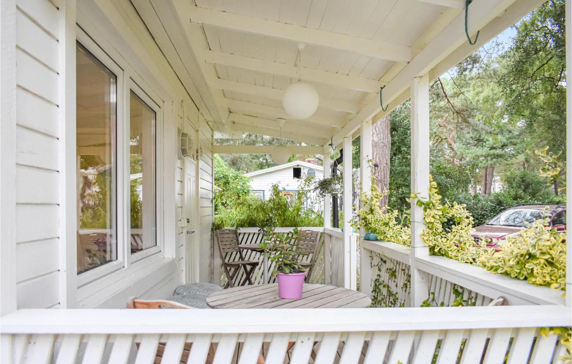 1 Bedroom Amazing Home In Hoellviken ภายนอก รูปภาพ