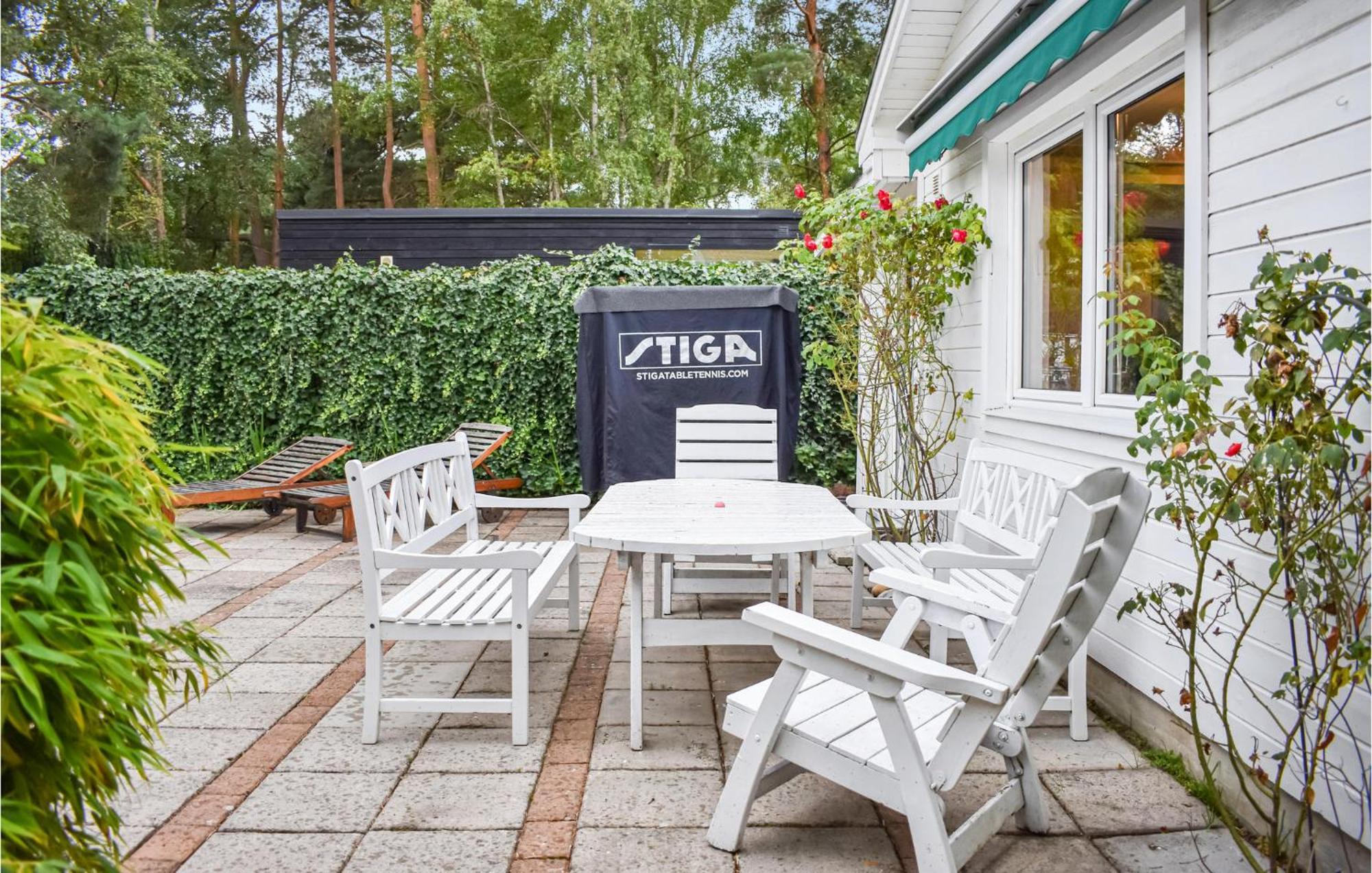 1 Bedroom Amazing Home In Hoellviken ภายนอก รูปภาพ