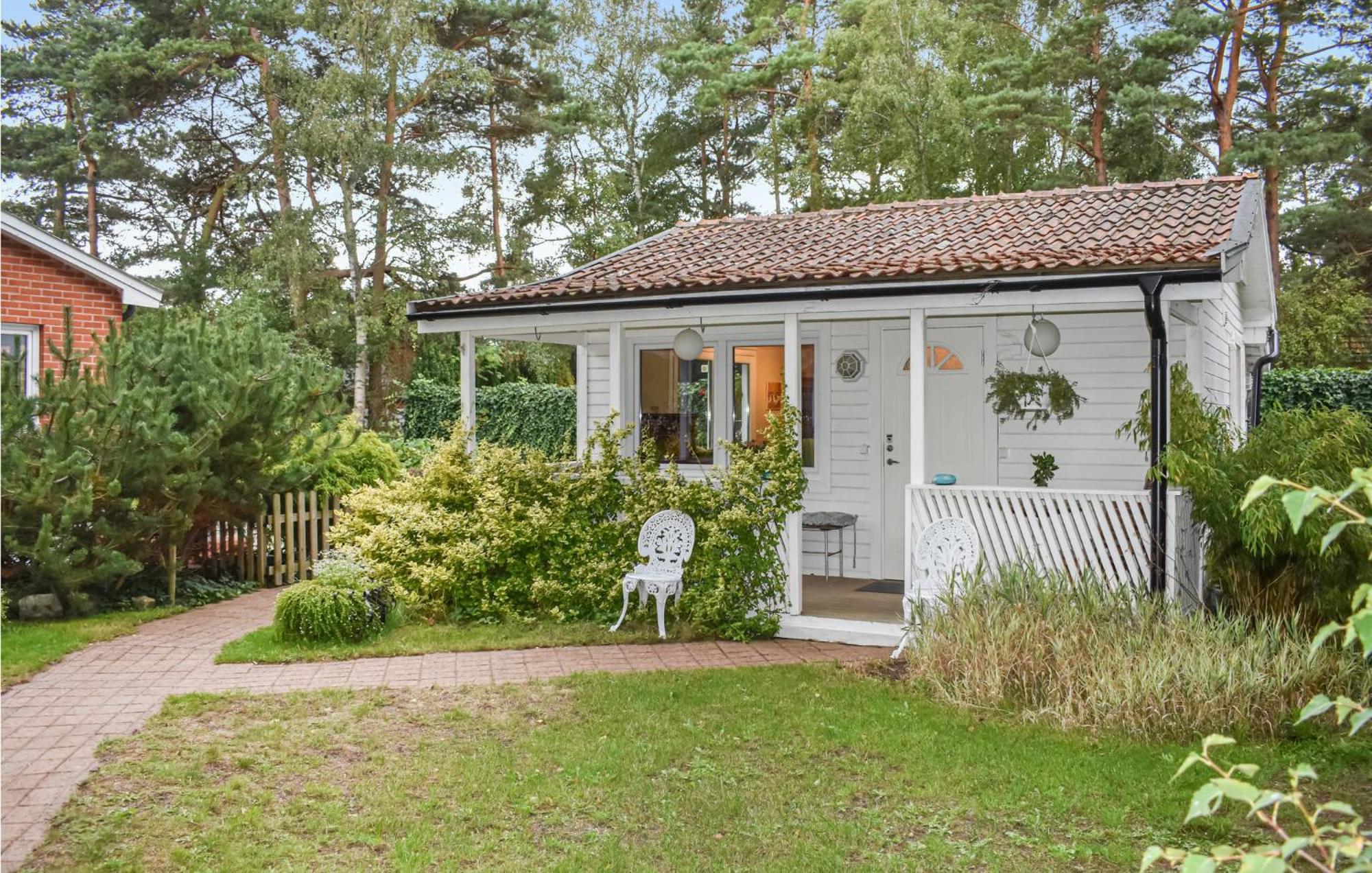 1 Bedroom Amazing Home In Hoellviken ภายนอก รูปภาพ