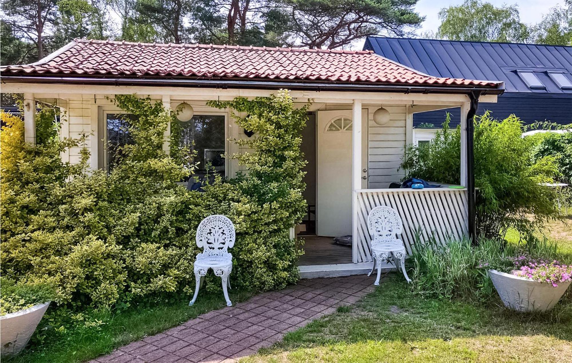 1 Bedroom Amazing Home In Hoellviken ภายนอก รูปภาพ