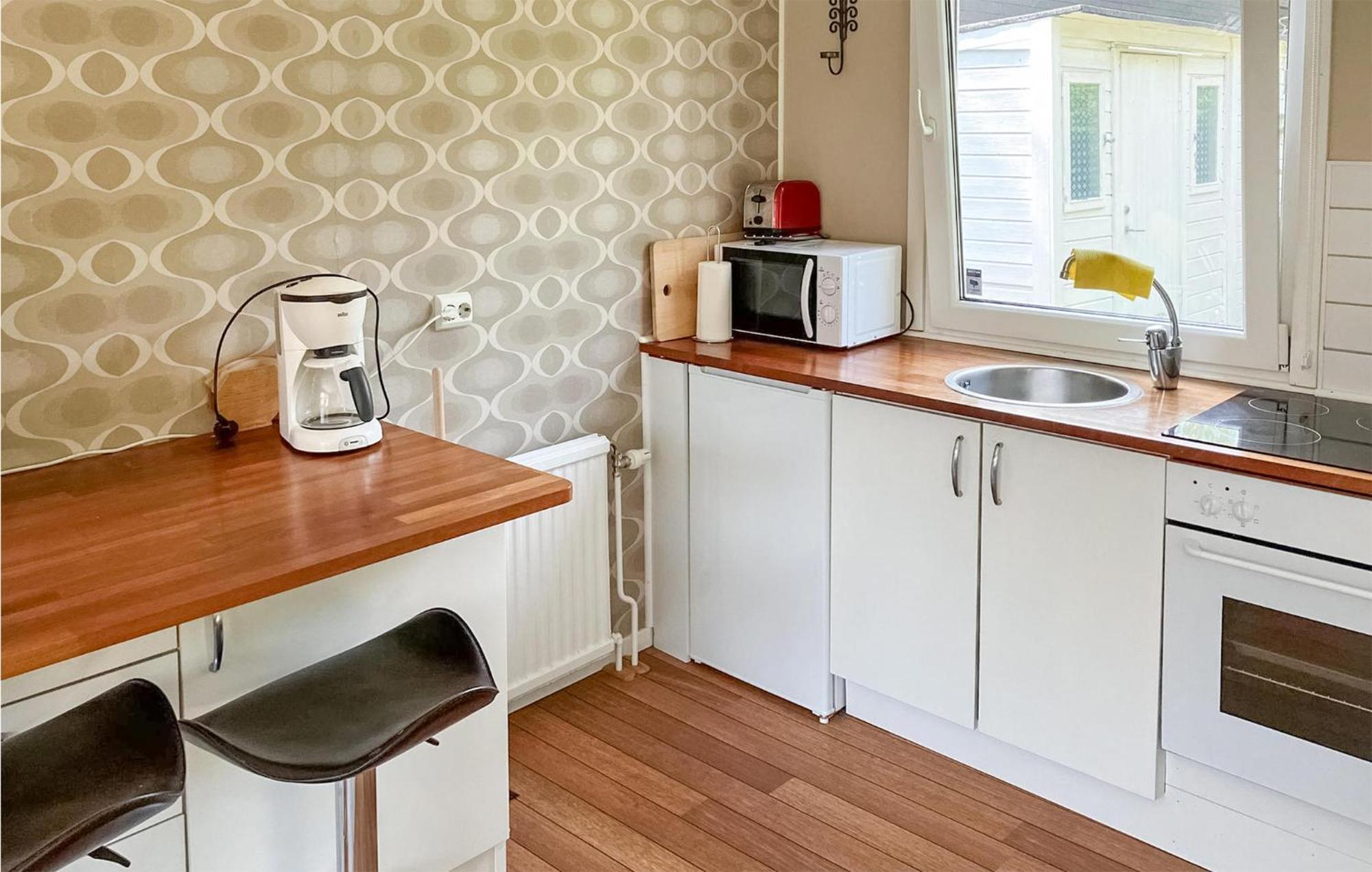 1 Bedroom Amazing Home In Hoellviken ภายนอก รูปภาพ